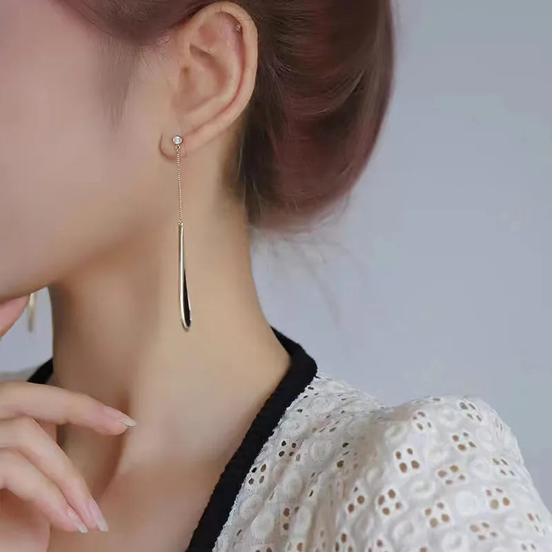 Black Drop Long Earrings .New Fashion Luxury