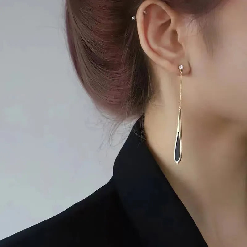 Black Drop Long Earrings .New Fashion Luxury