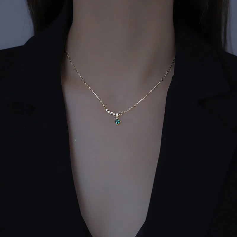 Smile Necklaces for Women Simple Emerald Pendant Zircon Choker