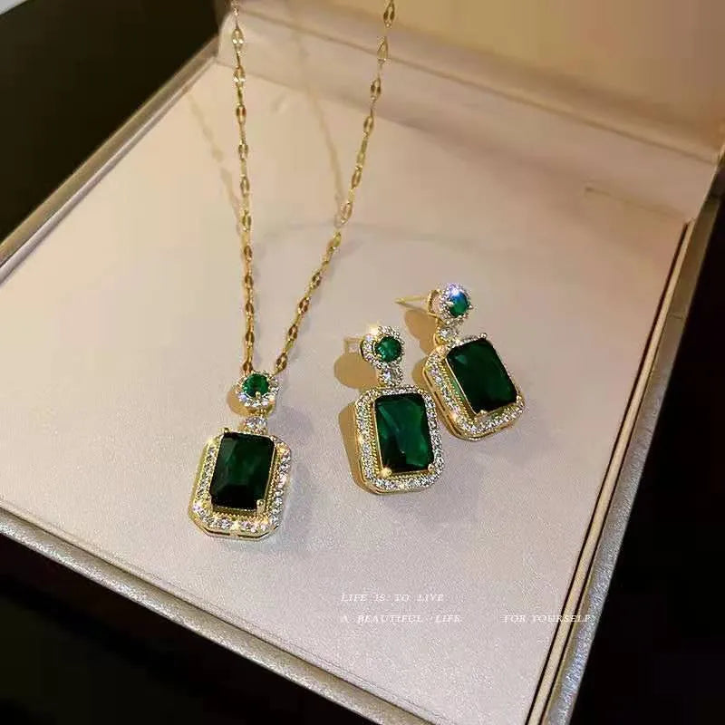 3-piece Set Luxury Fashion Emerald Perfume Bottle Necklace Earrings Ring