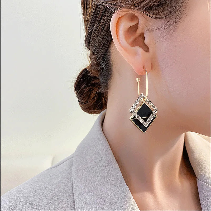 Luxury Trend Black Color Geometric Earrings