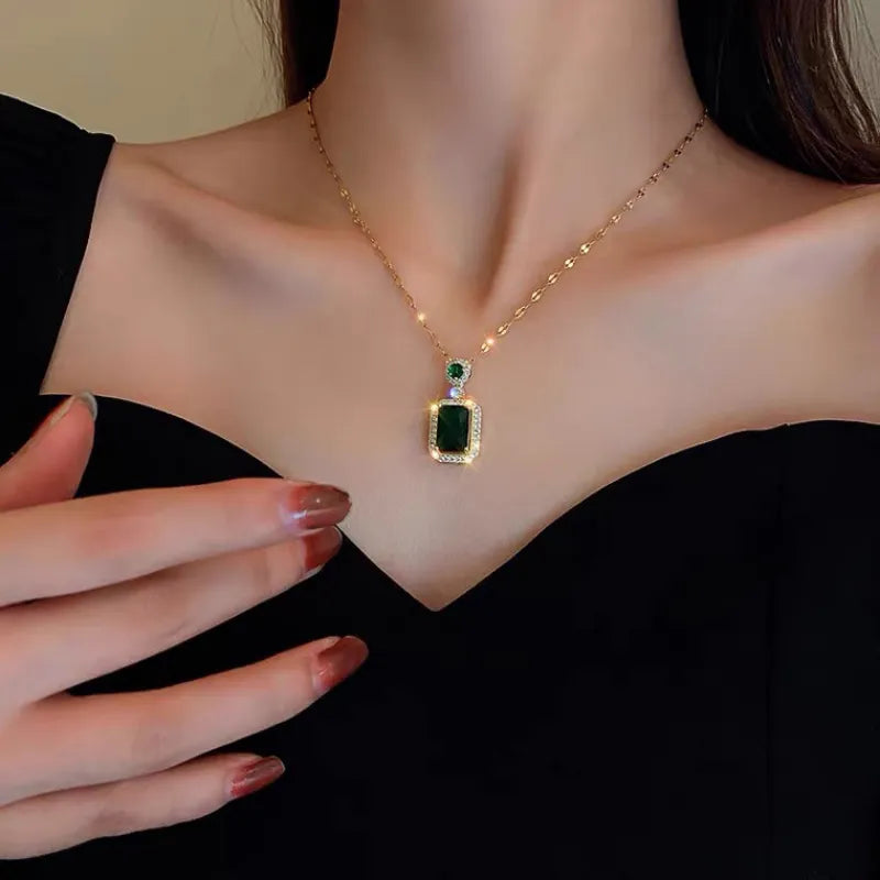 3-piece Set Luxury Fashion Emerald Perfume Bottle Necklace Earrings Ring