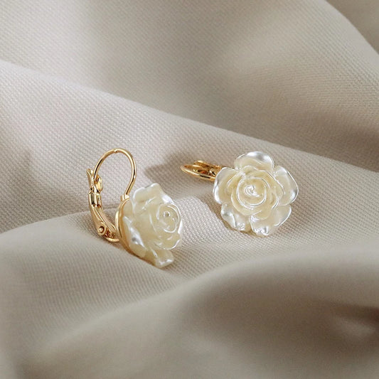 Elegant White Flower Pendant Dangle Earrings