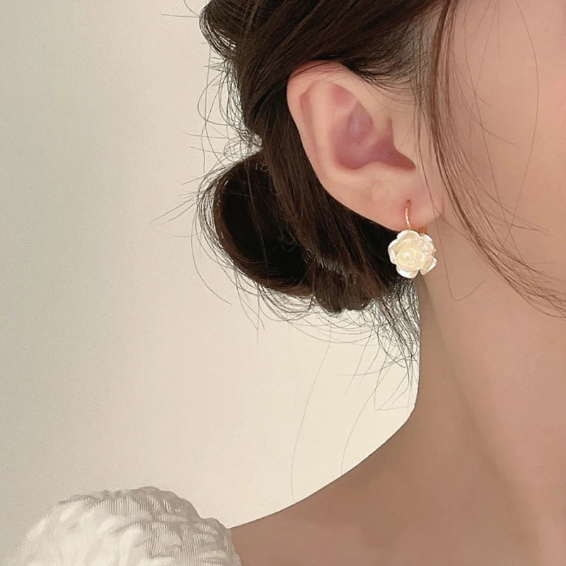 Elegant White Flower Pendant Dangle Earrings