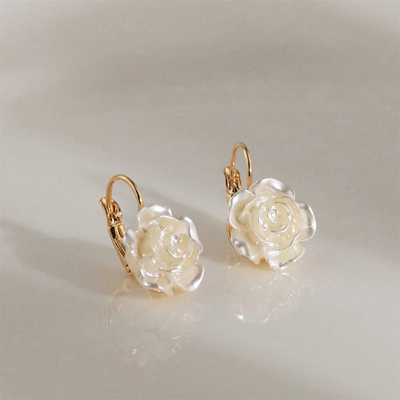 Elegant White Flower Pendant Dangle Earrings