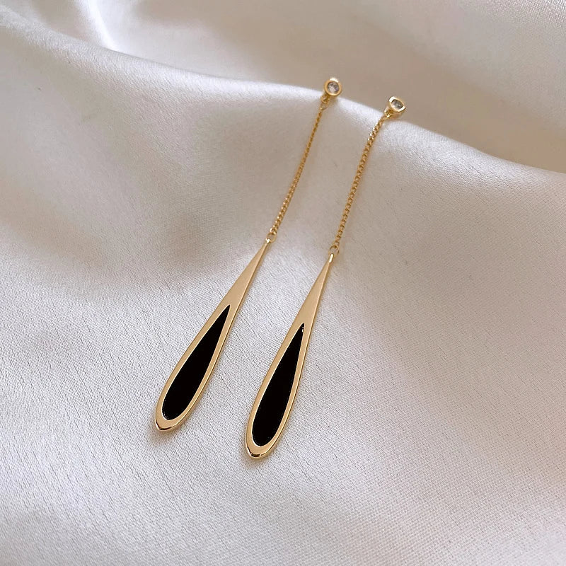 Black Drop Long Earrings .New Fashion Luxury